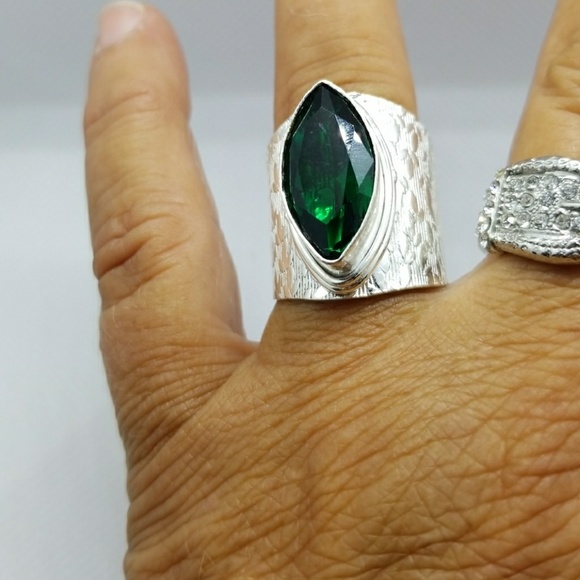 Jewelry - Green tourmaline bold 925 silver ring